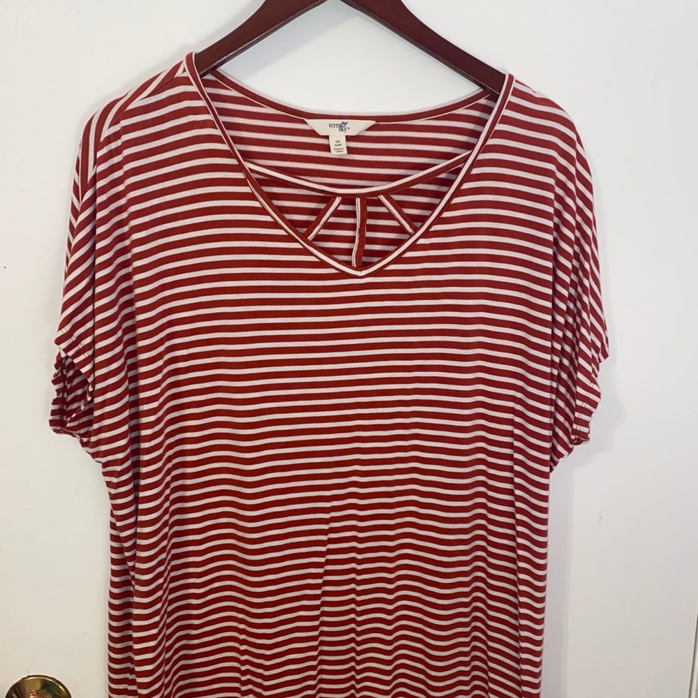 striped t shirt w cute neckline